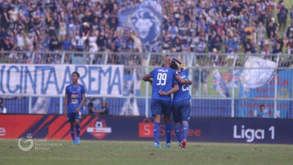 Milomir Seslija Bakal Manfaatkan ‘Awan Kelabu’ di Tubuh Persib