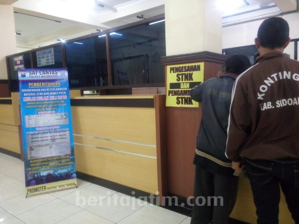 Materiil STNK dan Plat Habis, KB Samsat Mojokerto Berlakukan Suket
