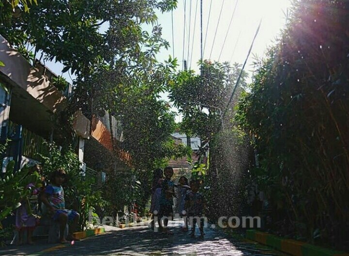 Kampung Kreatif: Manfaatkan Air Selokan Jadi Hujan Buatan