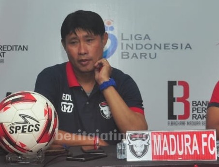 Coach Eduard Tjong Mundur Dari Madura FC