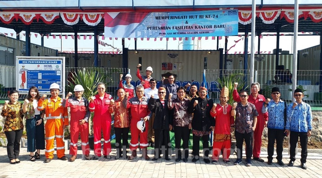 HUT RI ke-74, SKK Migas dan HCML Upacara di Area Gas Metering Station