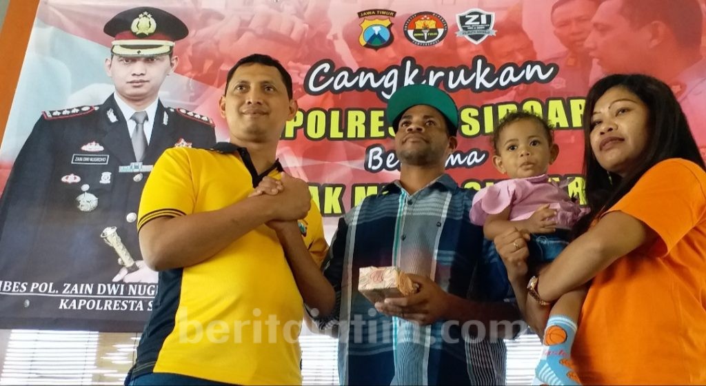 Polisi Sidoarjo, Wartawan dan Warga Papua Mancing Bersama