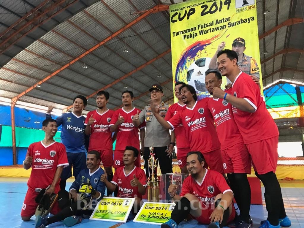Wankum FC Borong Gelar di Turnamen Futsal Kapolres Tanjung Perak Cup