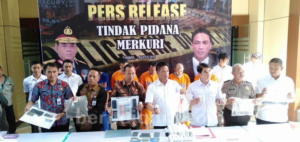 Polisi Gerebek Gudang Merkuri Ilegal di Krian