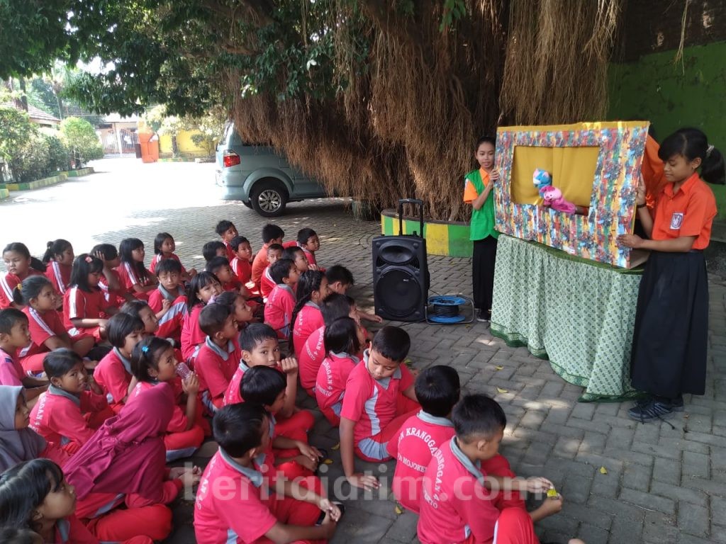 SDN di Kota Mojokerto Manfaatkan Panggung Boneka untuk Sarana Sosialisasi