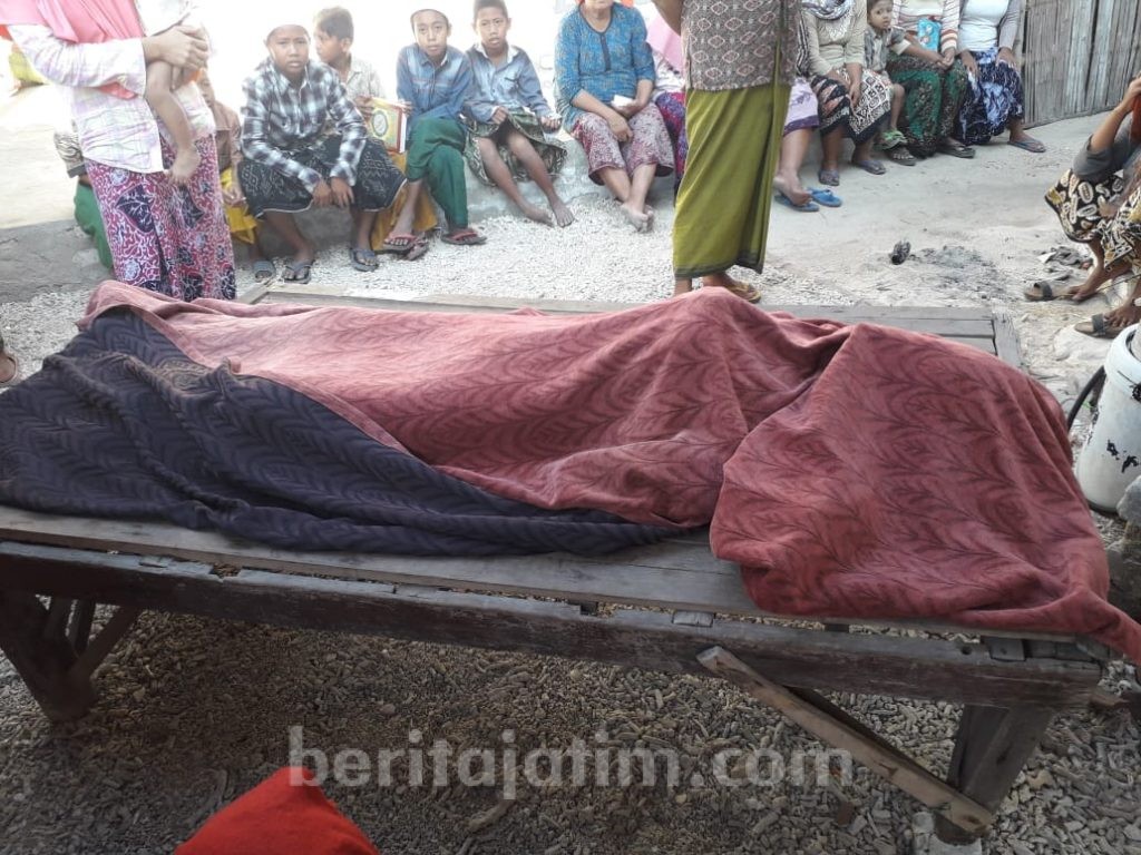 Kapal Motor Penangkap Ikan Terbalik di Perairan Mandangin, 1 Nelayan Tewas