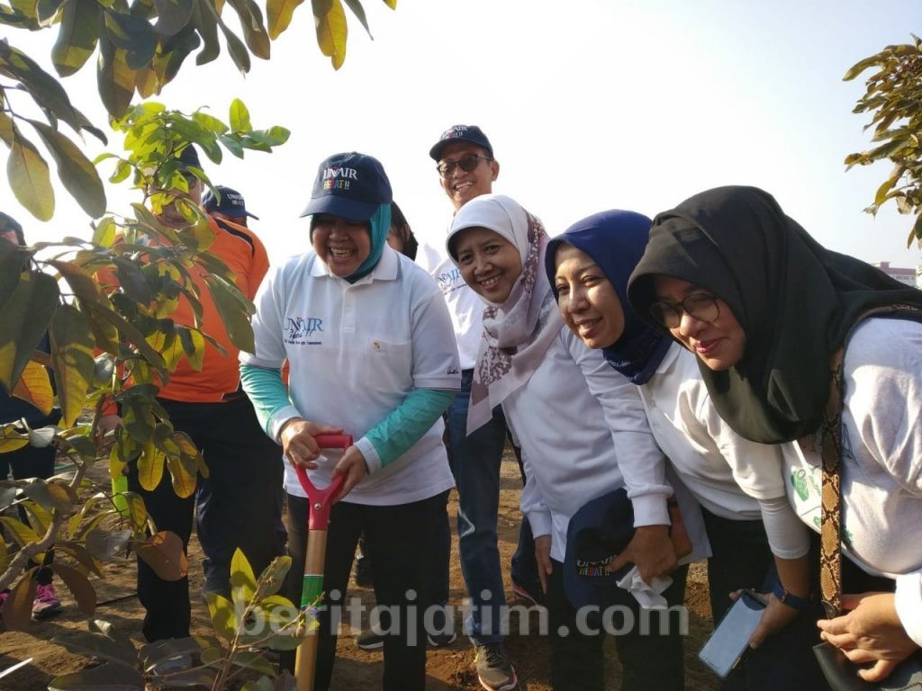 UNAIR Turut Andil Kurangi Polusi Udara, Tanam 1000 Pohon
