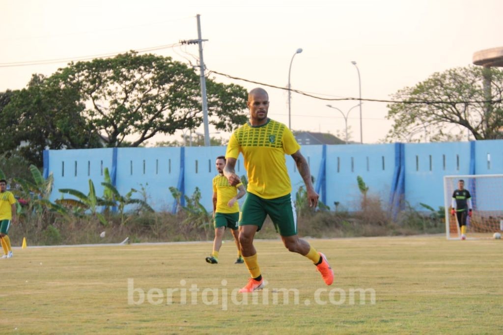Jelang Lawan Madura United, Persebaya Genjot Fisik dan Mental Pemain