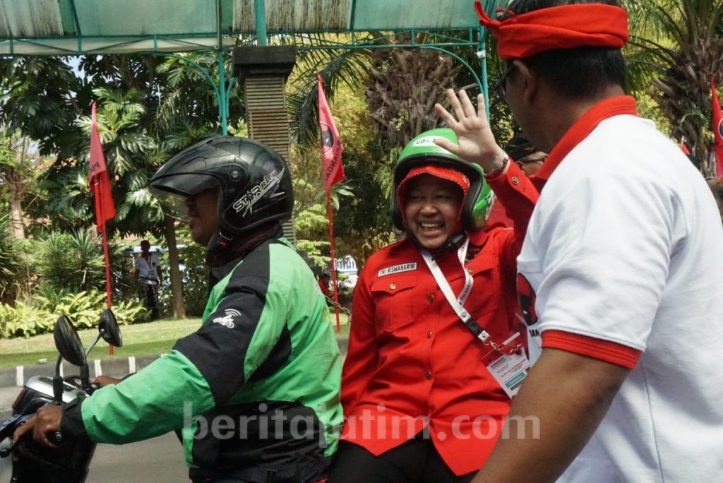 Wali Kota Risma Naik Ojek dan Sempat Dicegat Polisi