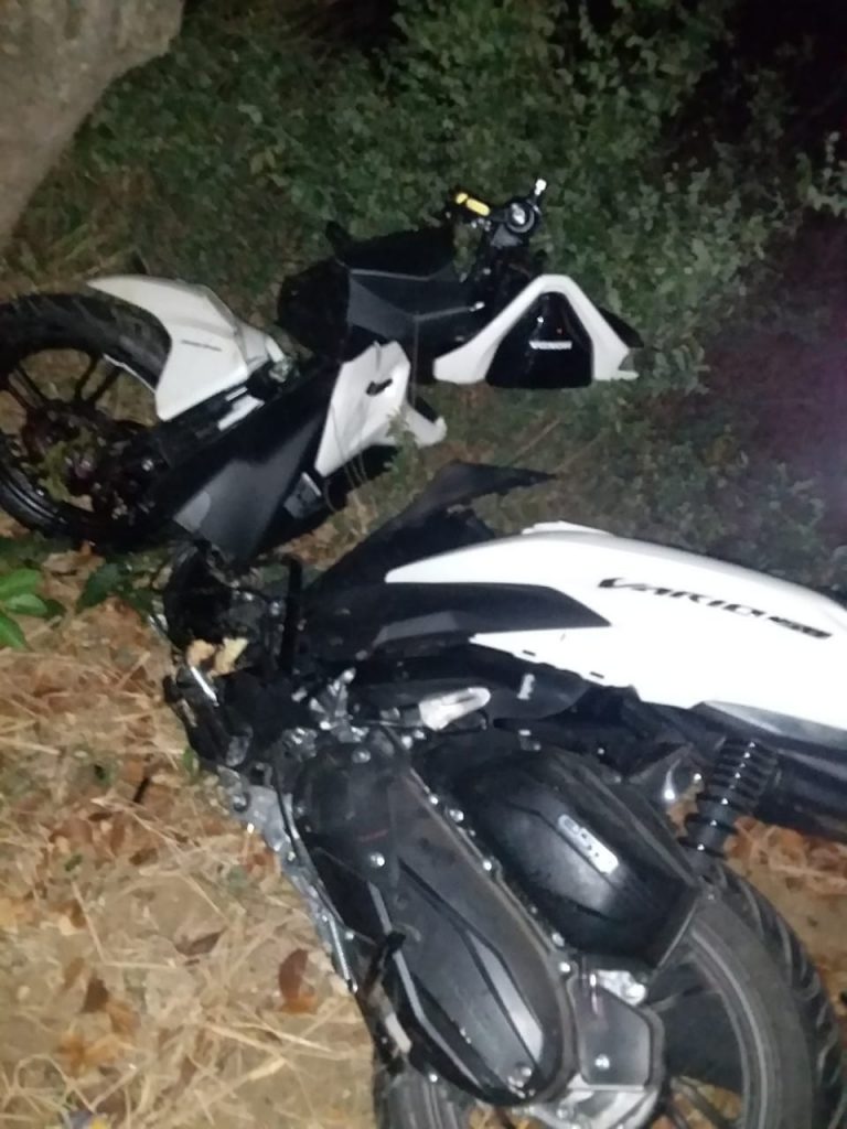 Pengendara Motor Tabrak Pohon Asam, Dua Nyawa Melayang
