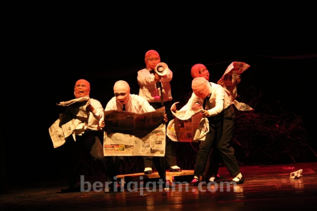 Teater Lingkar Surabaya Ajak Masyarakat Melek Informasi Lewat Kesenian
