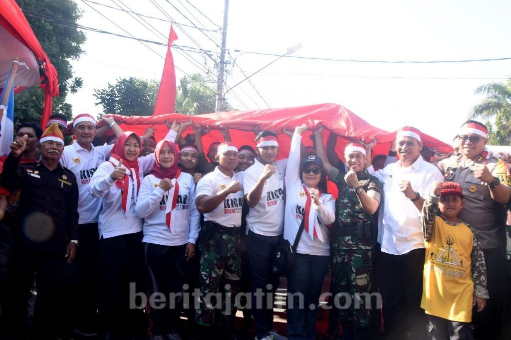 Bareng Ribuan Pemuda, KNPI Kirab Bendera Raksasa