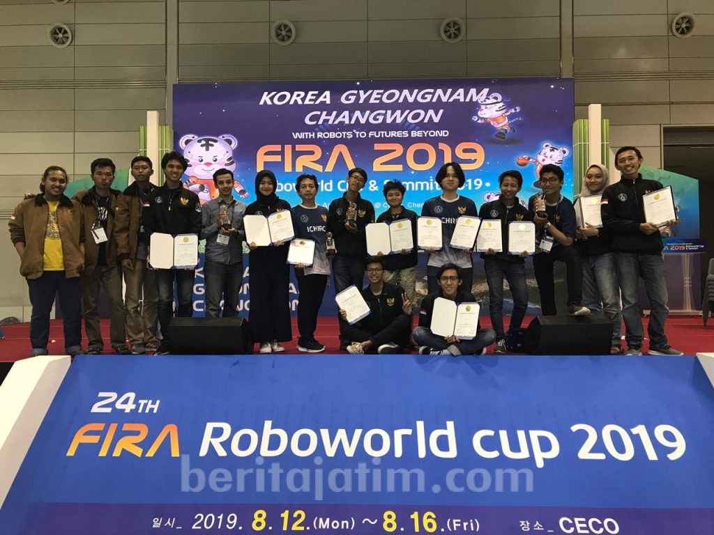 Tim Robot ITS Sukses Raih 14 Penghargaan FIRA di oleh