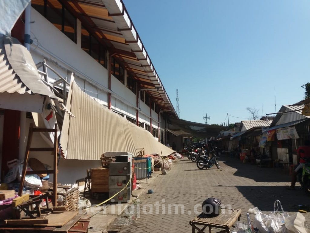 DPRD Ponorogo Desak PT AWR Segera Perbaiki Atap Pasar yang Roboh