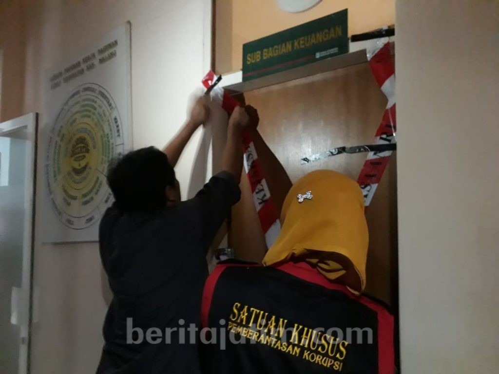 Kejaksaan Kabupaten Malang Segel Ruang Kabag Keuangan Dinkes
