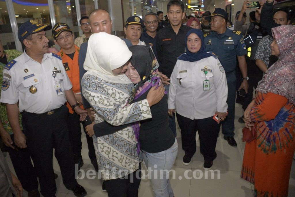 Pengobatan Korban KM Santika Nusantara Digratiskan Khofifah