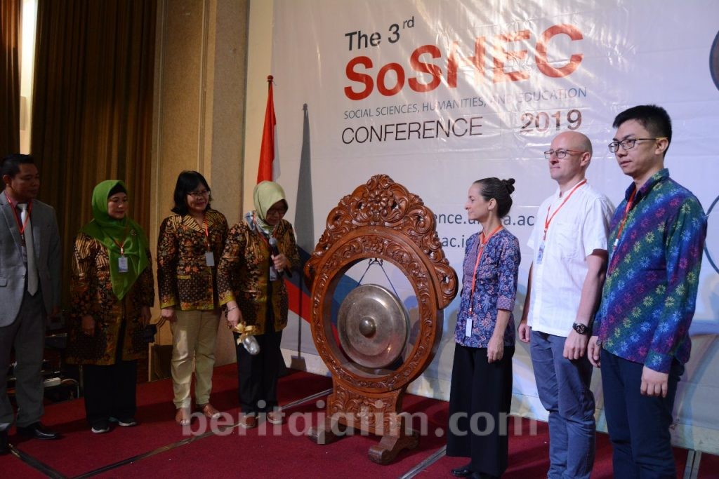 Cara Unesa Siapkan Kecakapan Hadapi Era Digital