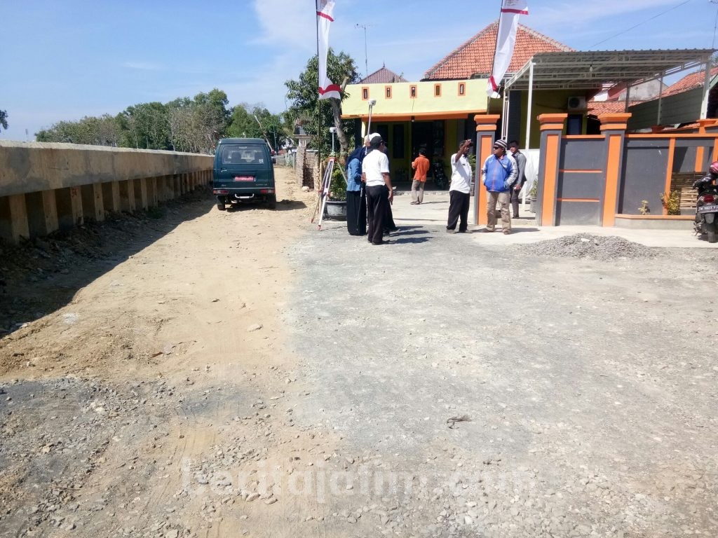 Tanah Warga Sampang Diukur Akibat Dampak Normalisasi Sungai Kemuning