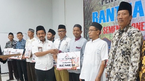 Bulan Agustus 2019, 38 Lembaga di Tuban Terima Bantuan Semen
