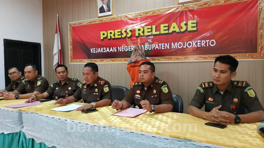Demi Judi Online, Karyawati Cantik Gelapkan Uang Nasabah Rp 2,1 Miliar