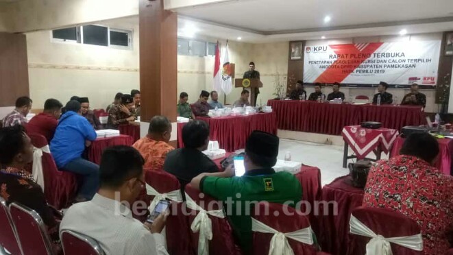 Ketua KPU Pamekasan Buka Rapat Pleno Terbuka
