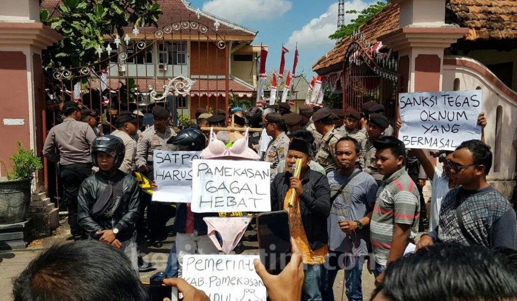 Massa Aksi Nilai ‘Pamekasan Gagal Hebat’
