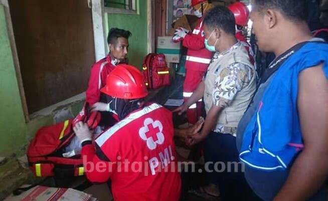 PMI Pamekasan Sigap Tangani Korban Kebakaran