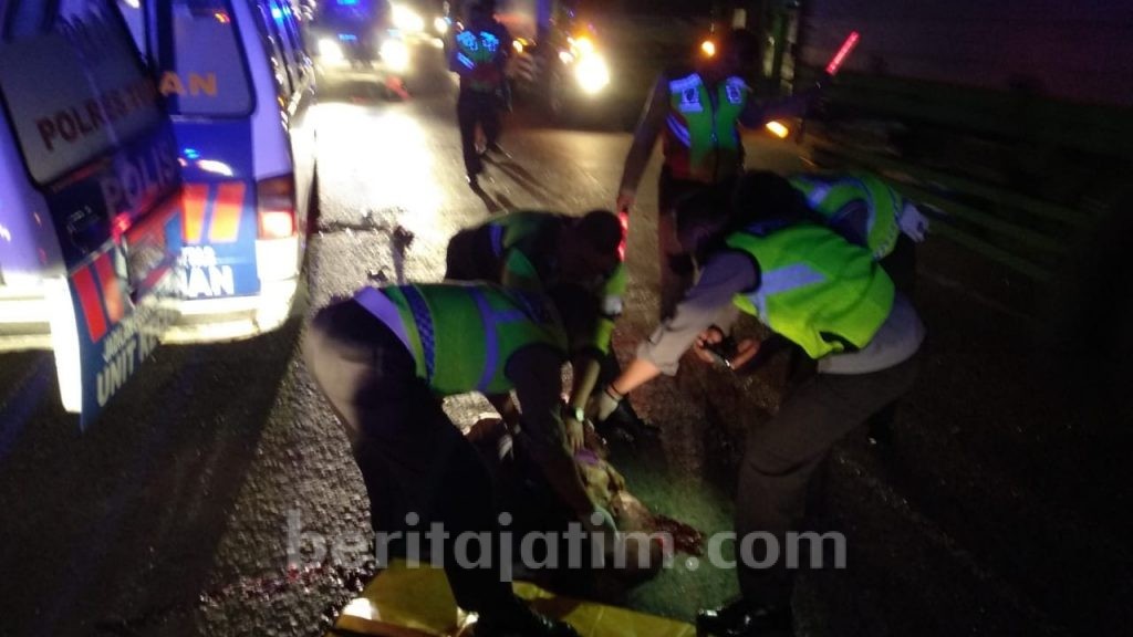 Diduga Dilindas Mobil, Wanita Ini Tewas di Jalur Pantura