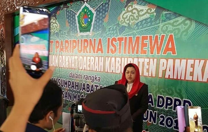 Deajeng Pangestu, Satu dari Dua Perempuan di DPRD Pamekasan