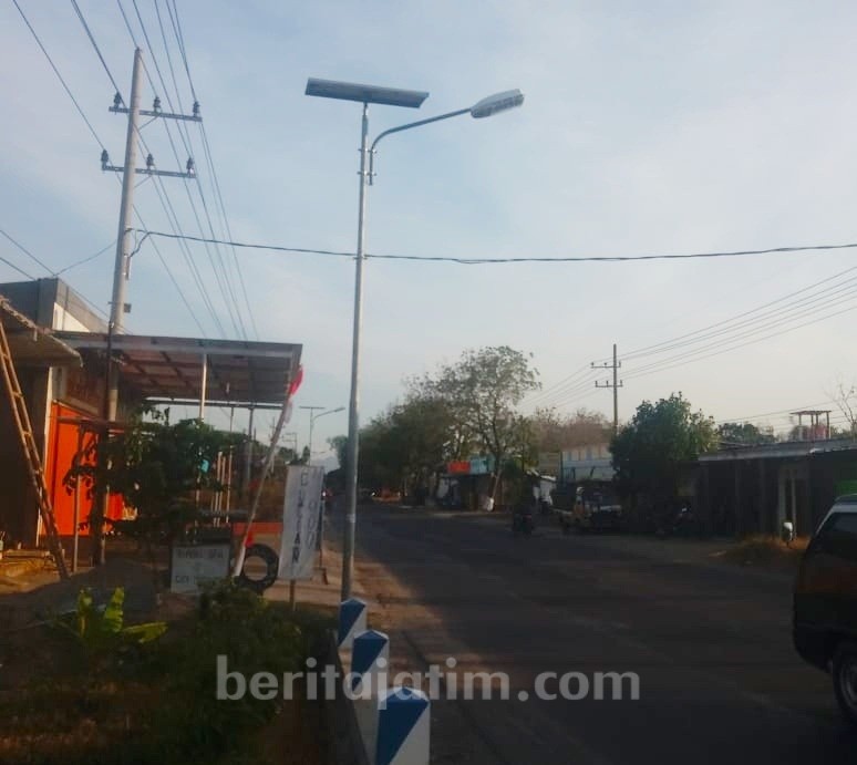 PJU Panel Surya di Ponorogo Rusak, Jalanan Jadi Gelap