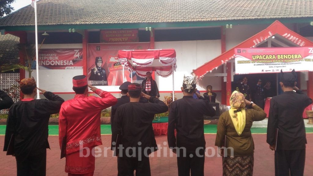 Pakai Baju Adat, Upacara HUT Kemerdekaan Ala Lapas Banyuwangi