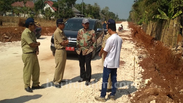 Sidak Proyek Ring Road, Bupati Tuban Pesimis Kontraktor Bisa Sesuai Target