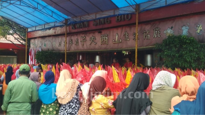 Umat Tri Dharma Gelar Ritual Buceng, Mereka juga Berdoa untuk Kedamaian Papua