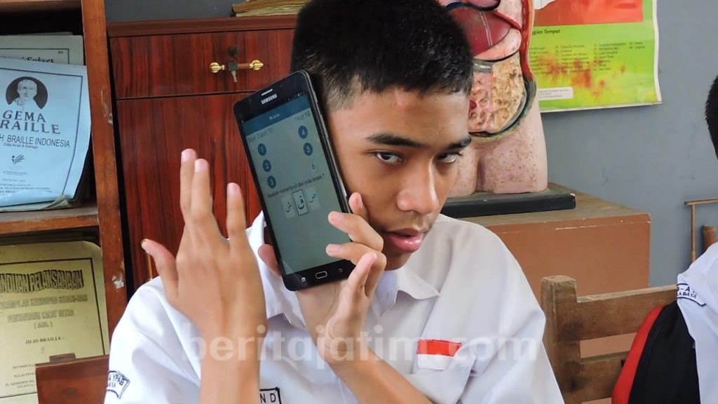 Mahasiswa Unair Ciptakan Desain Aplikasi Alquran untuk Disabilitas Netra