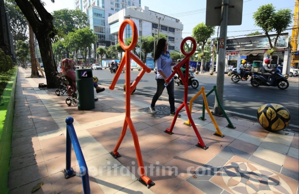 Di Surabaya, Pejalan Kaki Bukan Warga Negara Kelas Dua