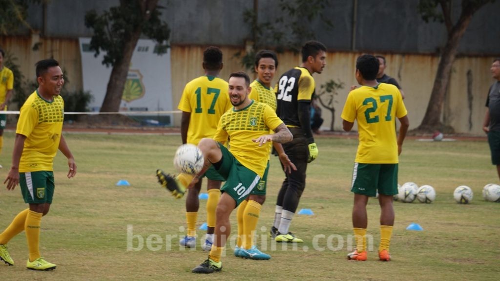 Perombakan Pemain Persebaya Terus Dilakukan