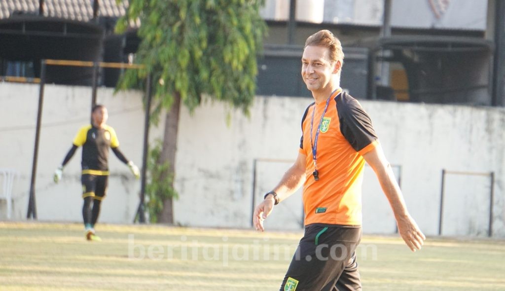 Manajemen Tunjuk Wolfgang Pikal Jadi Head Coach Persebaya