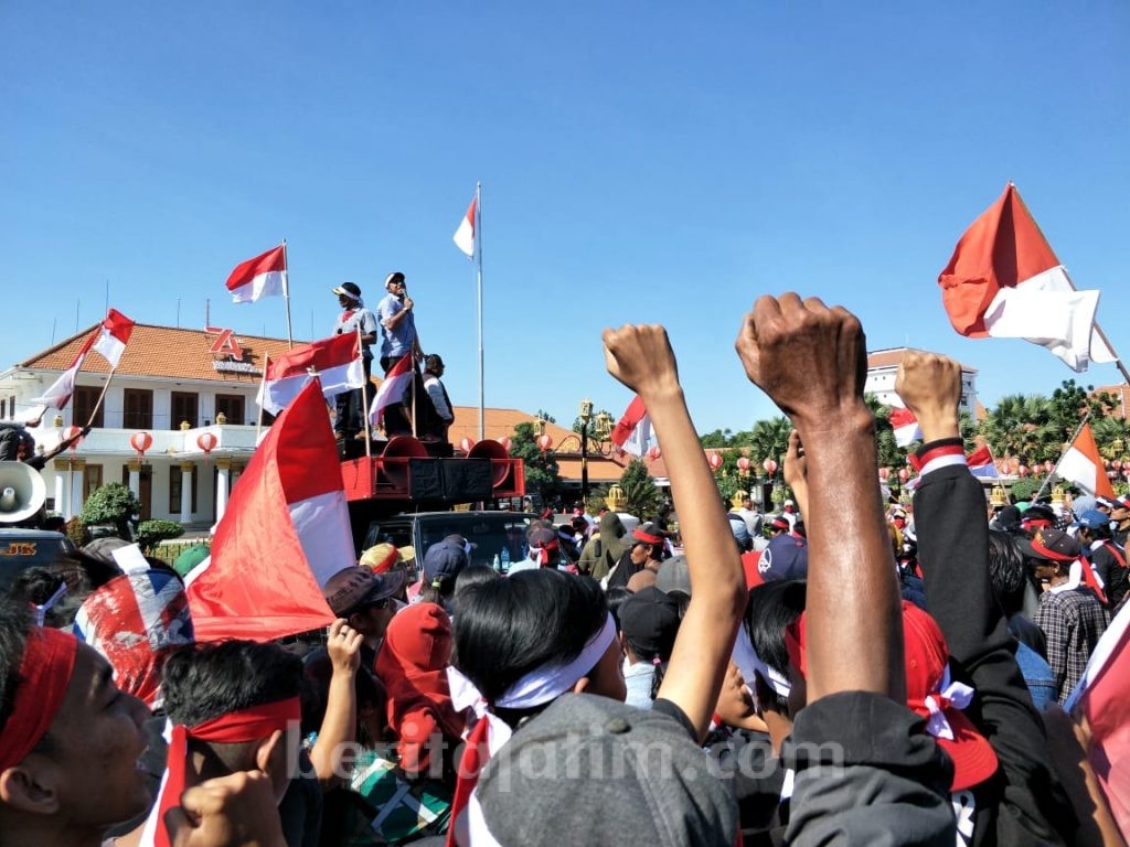 Demo Grahadi, Masyarakat Indonesia Timur: Mama Khofifah Perhatikan Terus Papua