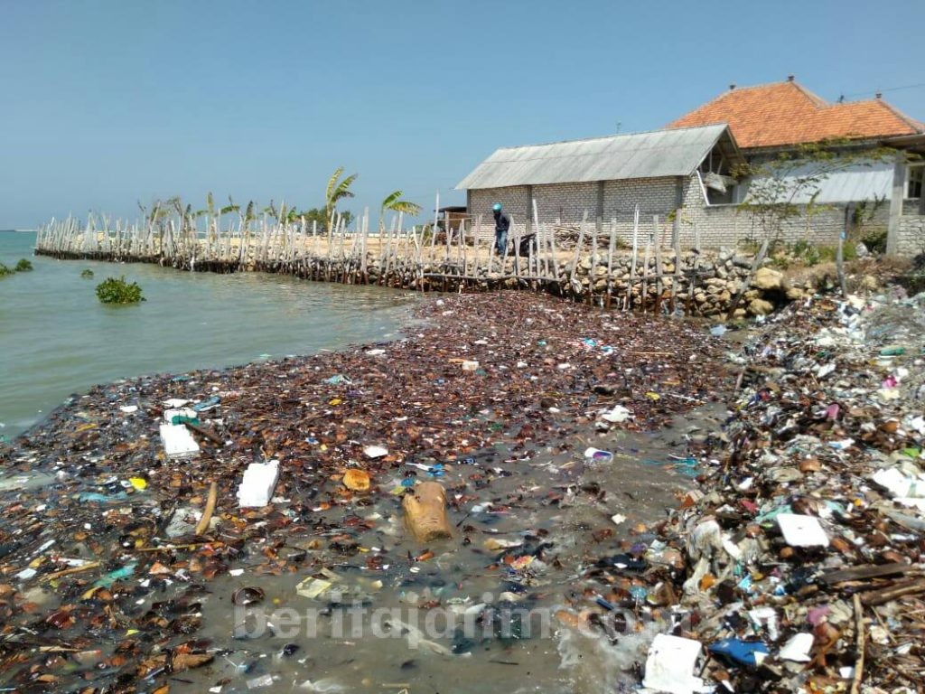 DLH Sampang Kelimpungan Atasi Sampah Laut