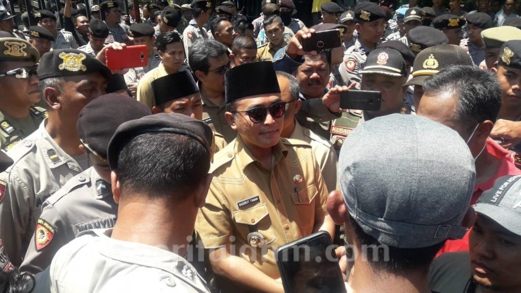 Ini Kata Bupati Pamekasan Soal Demo Tembakau