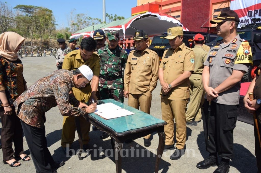 Cakades Pamekasan Tandatangani Deklarasi Damai