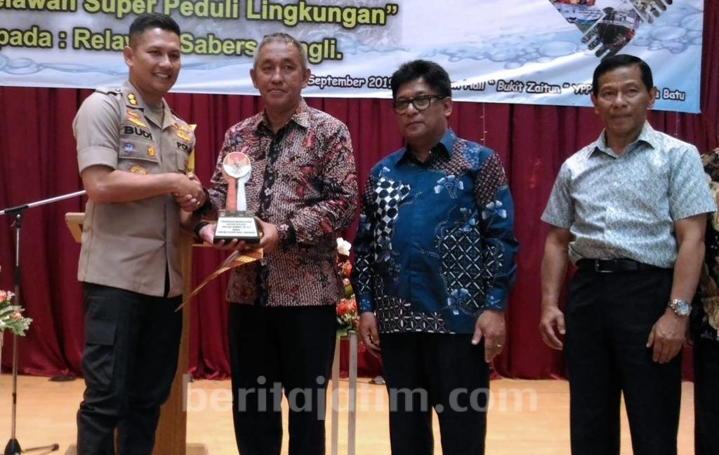 Kapolres Batu Kembali Terima Penghargaan dari Masyarakat