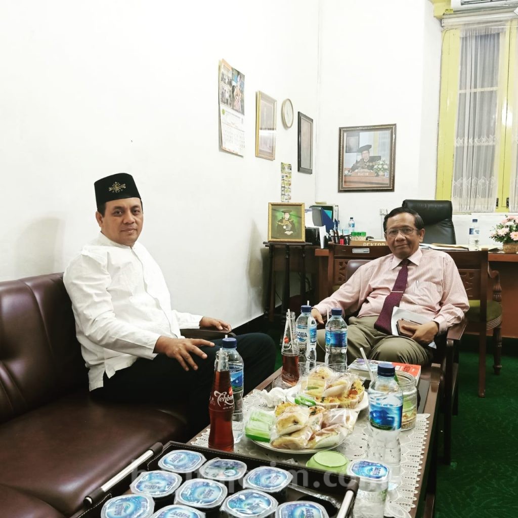 Kandidat Walikota Surabaya Firman Syah Ali Minta Restu ke Mahfud MD