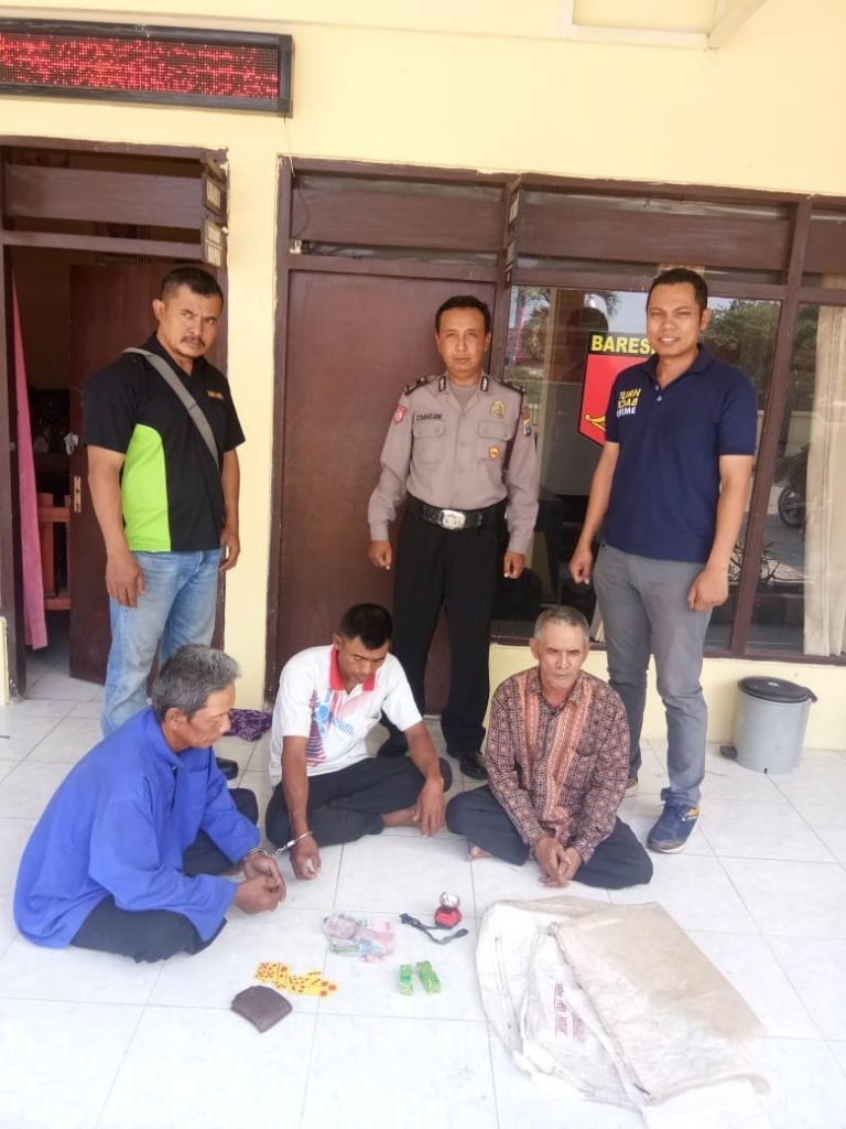 Main Judi Domino, Dua Lansia Diamankan Polisi