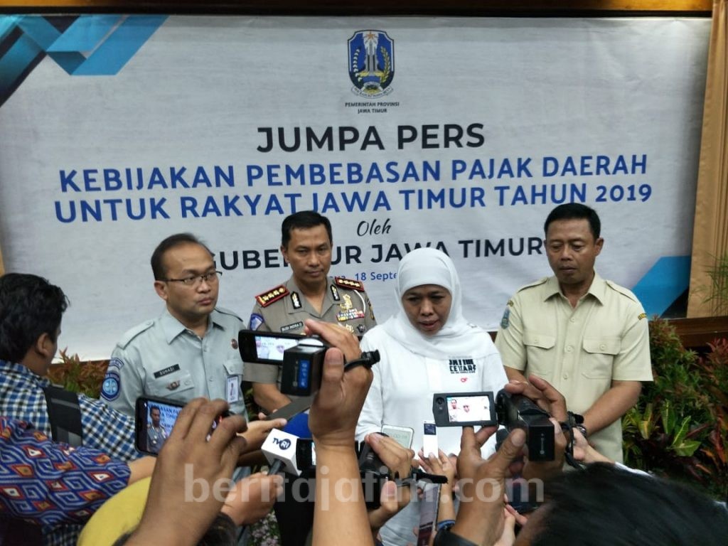 Ini Alasan Gubernur Khofifah Bebaskan Sanksi Administratif Pajak Kendaraan Bermotor