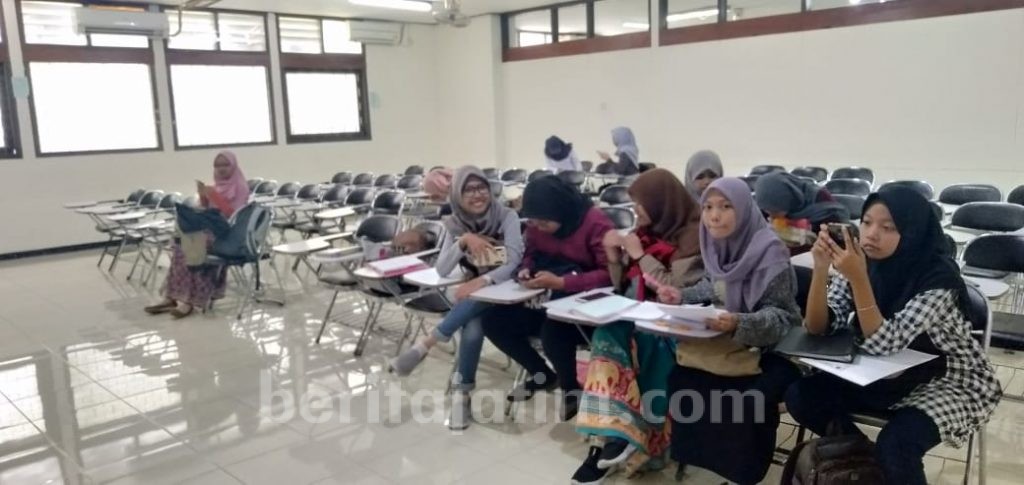 Kelas FIB FISIP UNAIR Sepi Mahasiswa