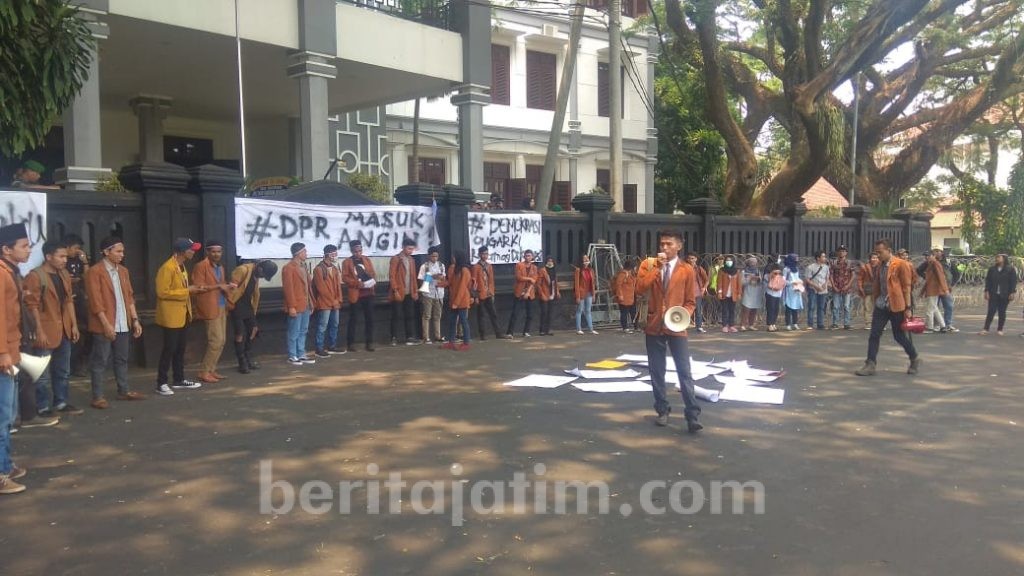 Aliansi Mahasiswa Unikama Dukung Aksi di Jakarta Tolak RUU Kontroversial