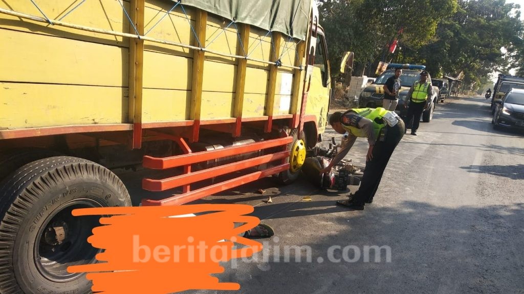 Pria Tanpa Identitas Terlindas Truk, Korban Tewas Mengenaskan