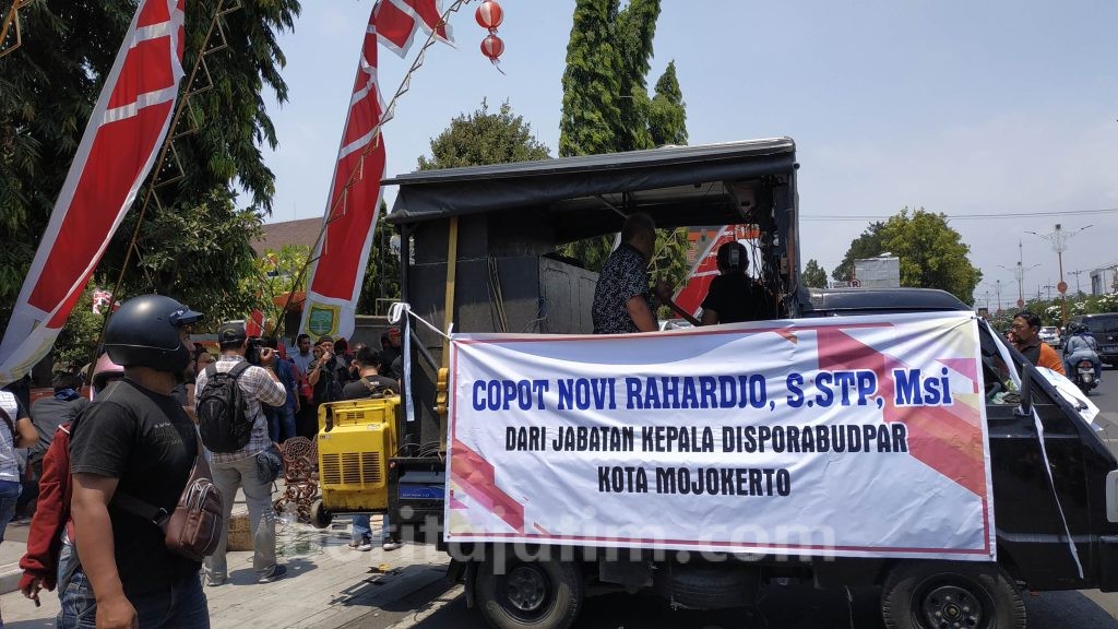 Dinilai Tak Mampu, KONI Tuntut Turunkan Kadisporbudpar Kota Mojokerto
