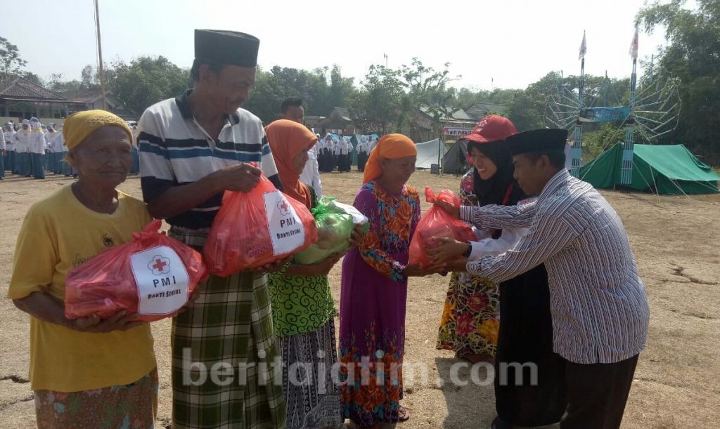 PMI Pamekasan Santuni Janda Tua dan Warga Tak Mampu